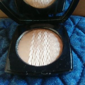 Chanel Plisse Lumiere De Chanel